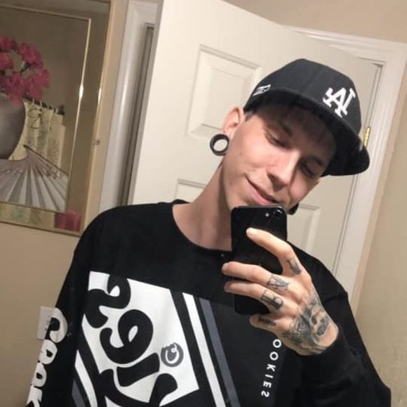 Meet your Posher, Christopher - Picture 1 of 1